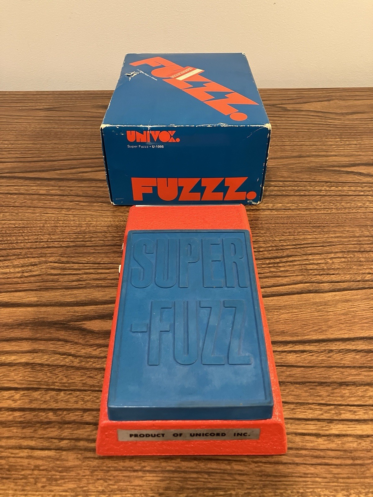 Univox Super-Fuzz Effects Pedal Red Vintage W/Box Receipts 1973 Excellent