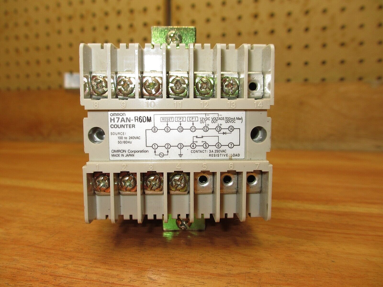 Omron H7AN-R6DM *USED POWERS UP* Panel Meter Counter