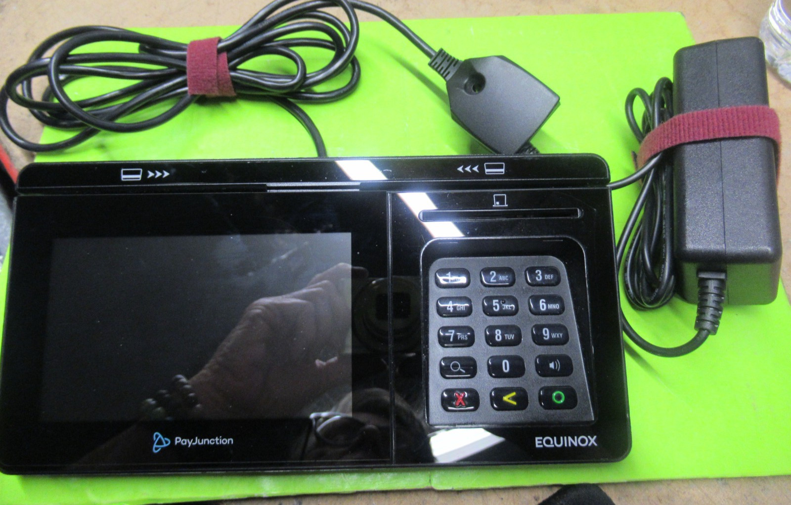 Equinox Luxe 8500i High Definition LCD Touchscreen Terminal