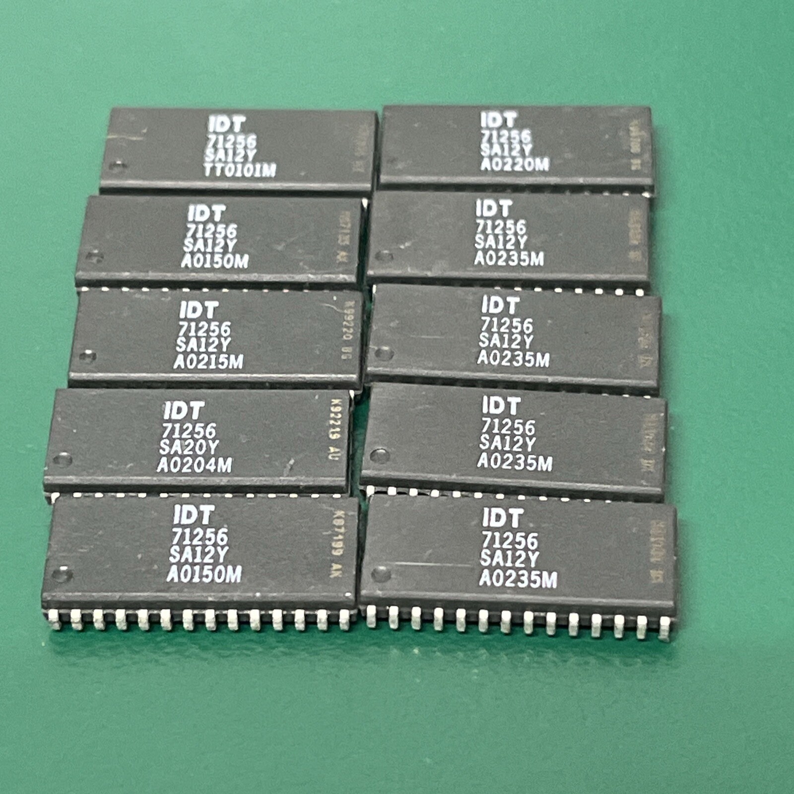 IDT ~ IDT71256SA12Y ~ Static RAM, 32Kx8, 28 Pin, Plastic, SOJ (LOT OF 10)