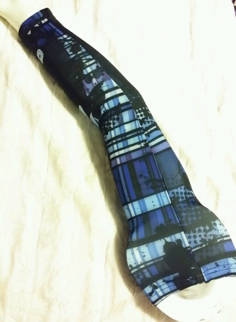 2 compression sleeve, blue grunge