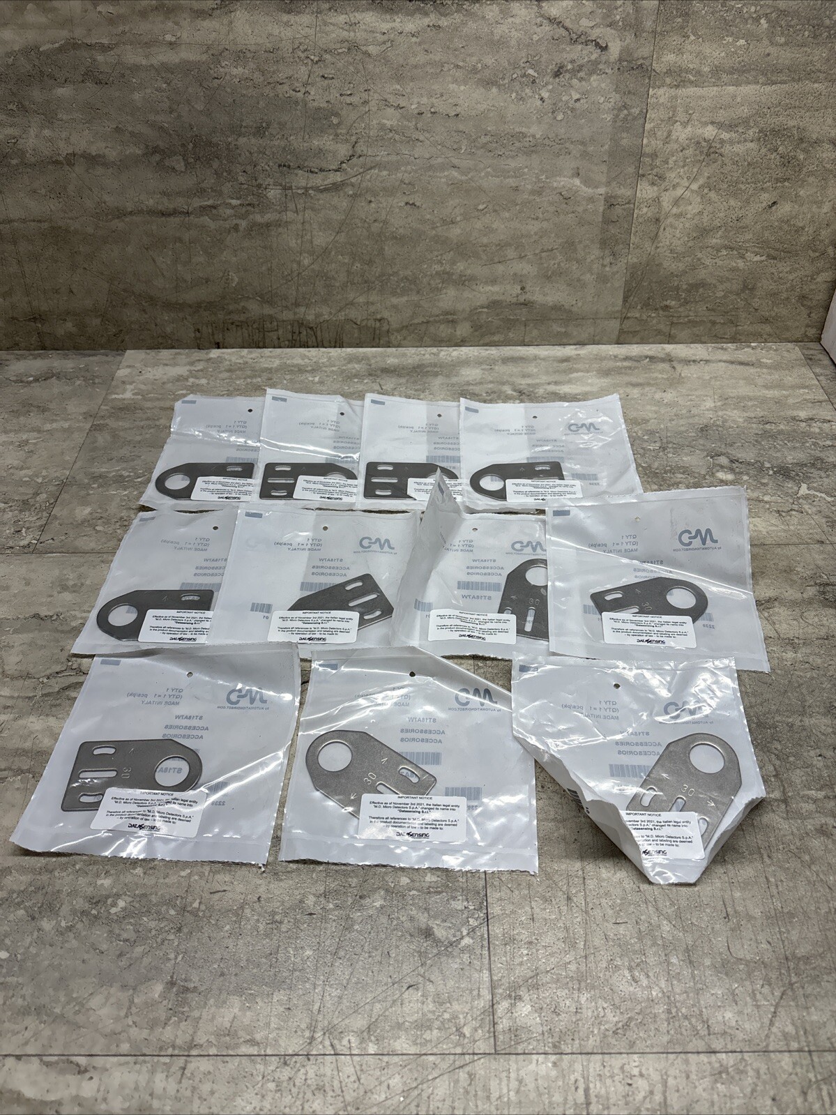 Lot Of 11 Automation Direct ST18A7W Stainless Steel Bracket For 18mm Sensors New