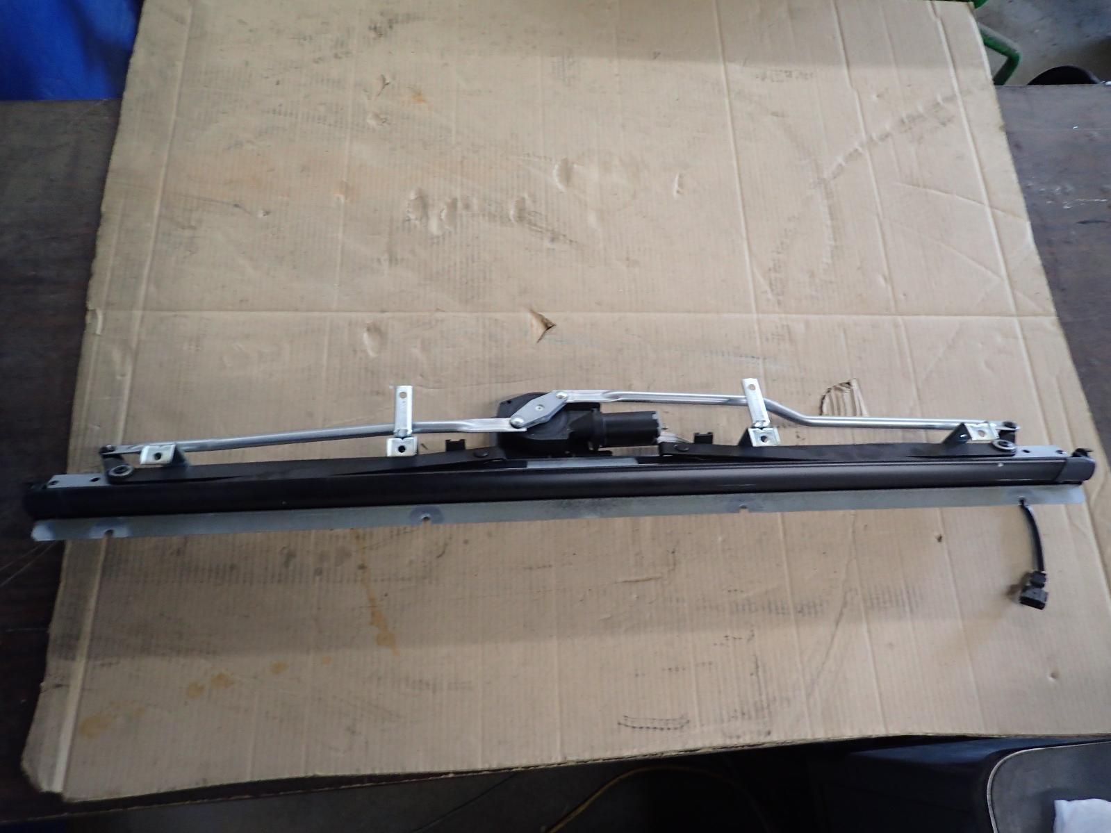 09 MERCEDES E350: Back Rear Window Sun Shade Blind