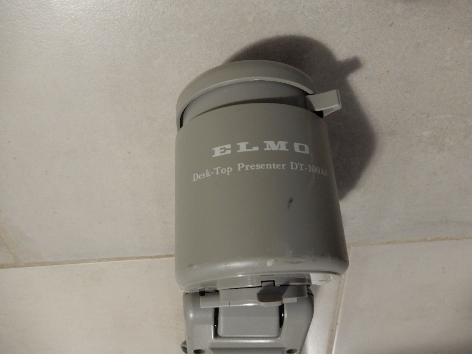 Elmo DT-100AF Portable Desk Top Presenter Enlarger Document Camera