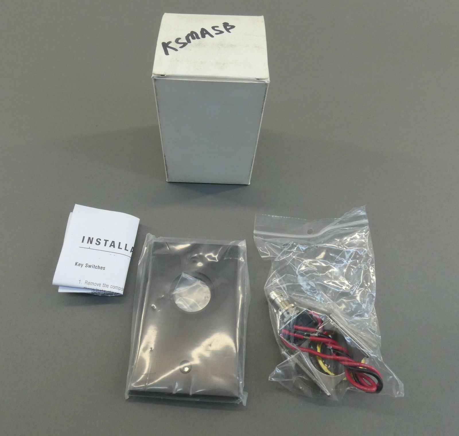 Dorma Keyswitch Black Faceplate, Carling P96MA Pushbutton - NEW Surplus!
