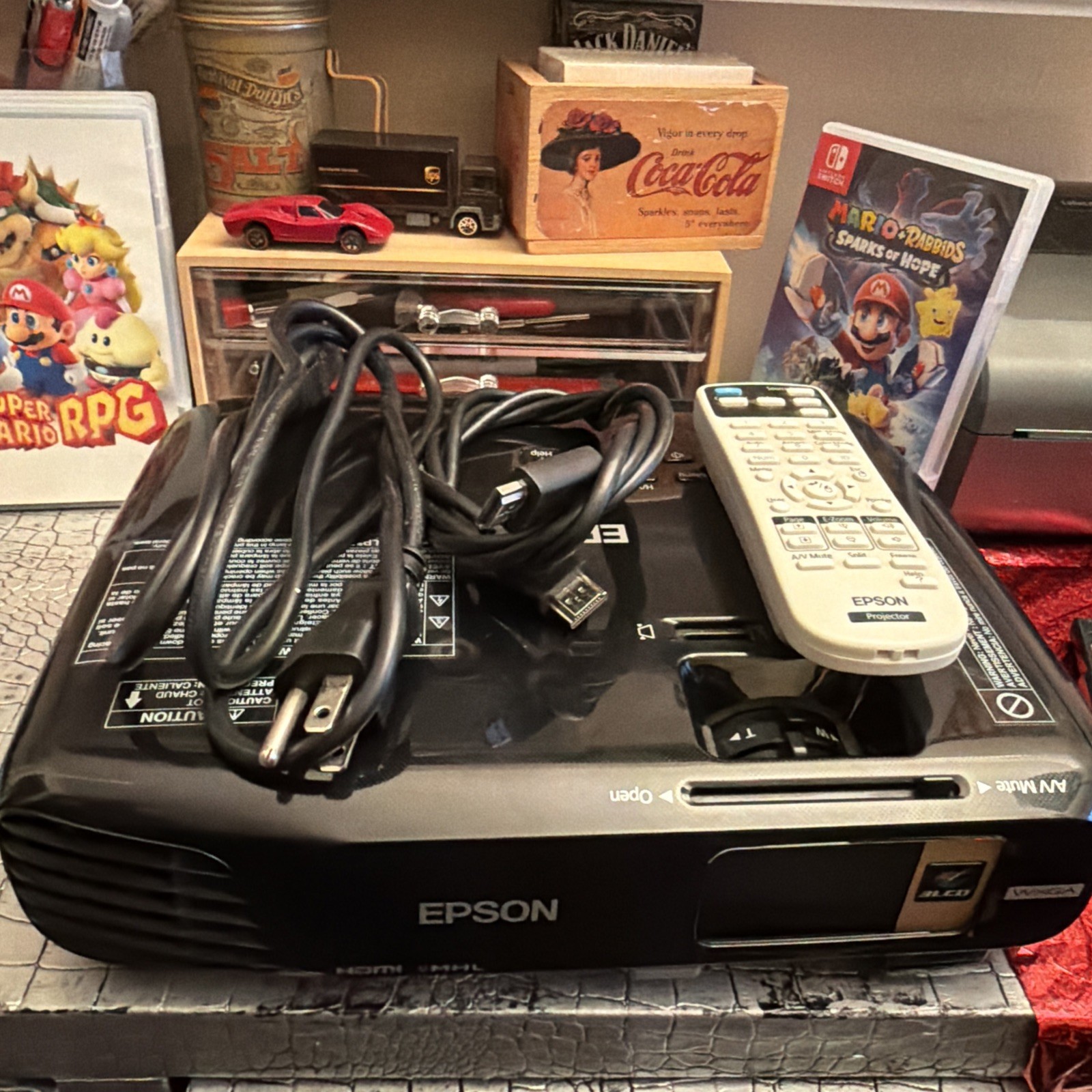 Epson EX7235 3LCD Projector Home Theater Only 61 Hours