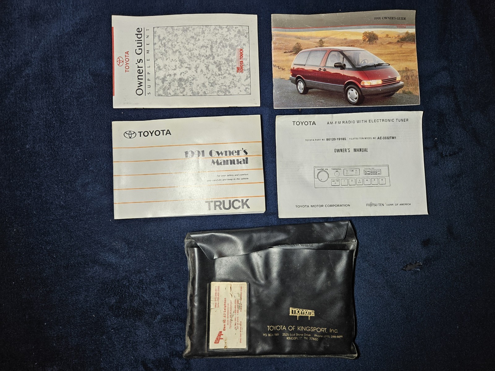 1991 Toyota Pickup Truck Owners Manual Operator Guide W Radio Book & Pouch LOT