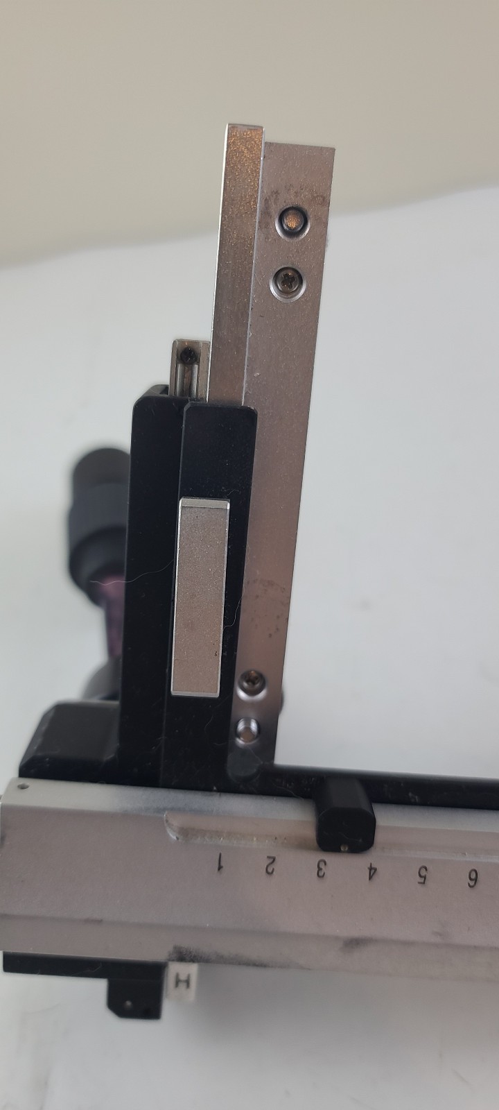 Motic Mechanical Stage Clip