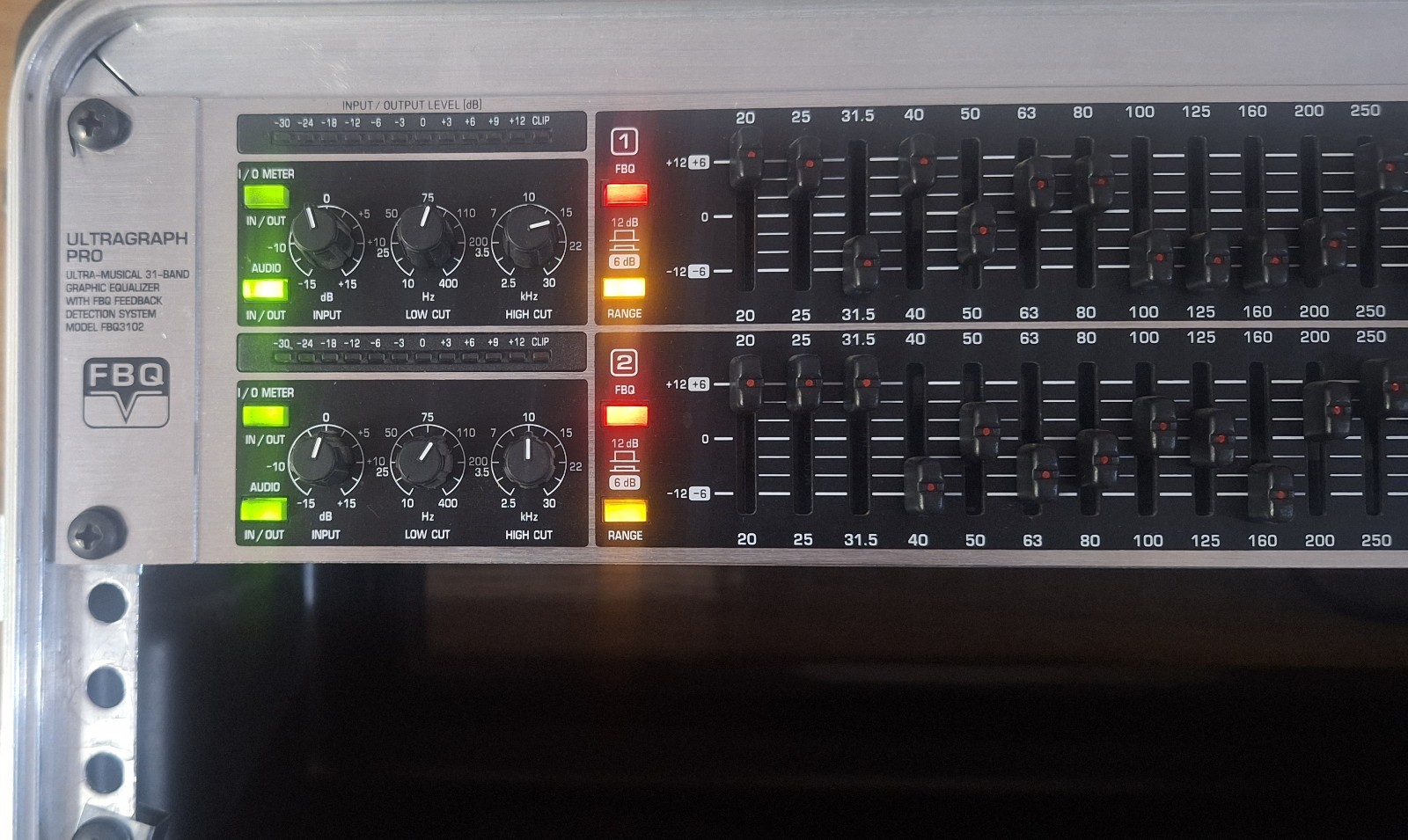 Behringer Ultragraph Pro 31-Band Graphic Equalizer FBQ3102 ( read description)