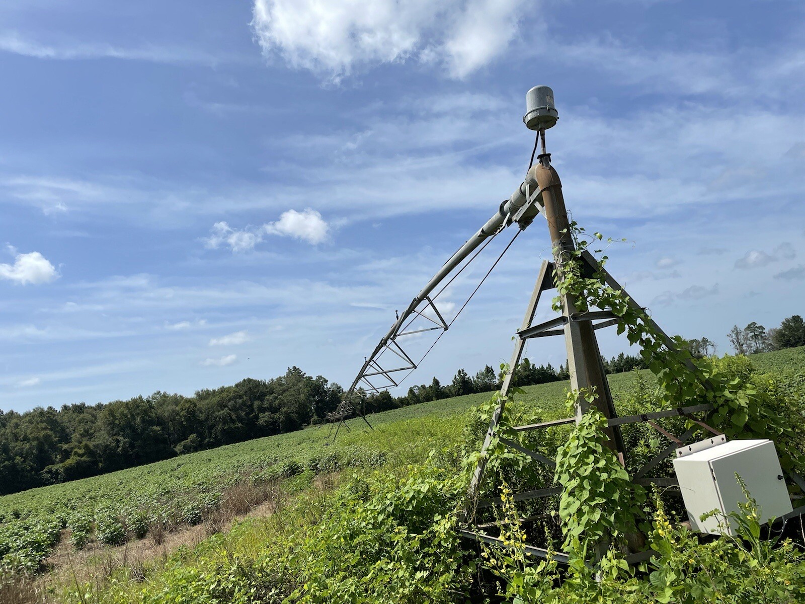 Aquanomics 3 Tower Towable 375’ Center Pivot Irrigation System