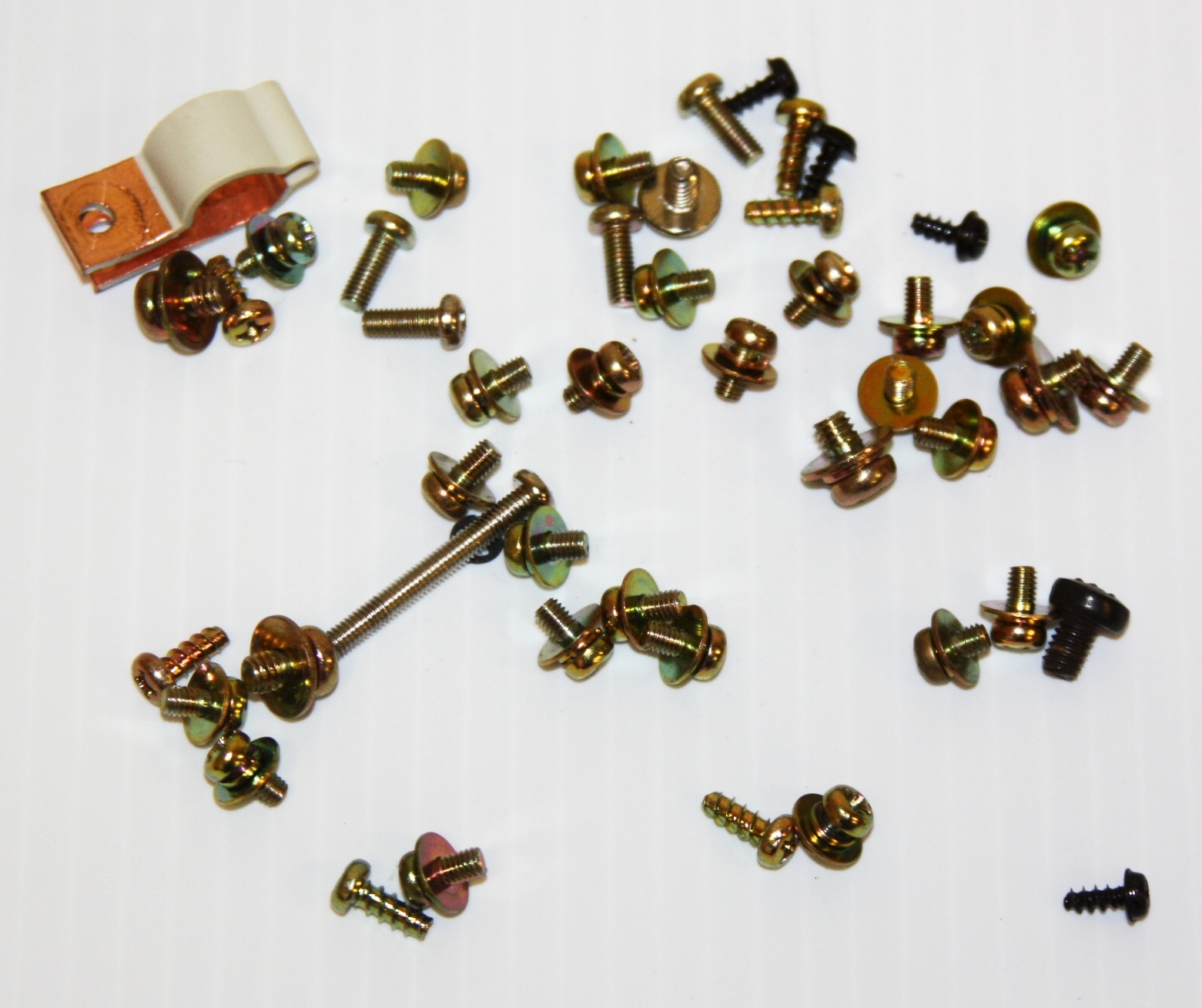 LOT OF GENUINE OEM ORIGINAL SCREWS/BOLTS--IBM SURE POS 4840-563 TOUCH SCREEN