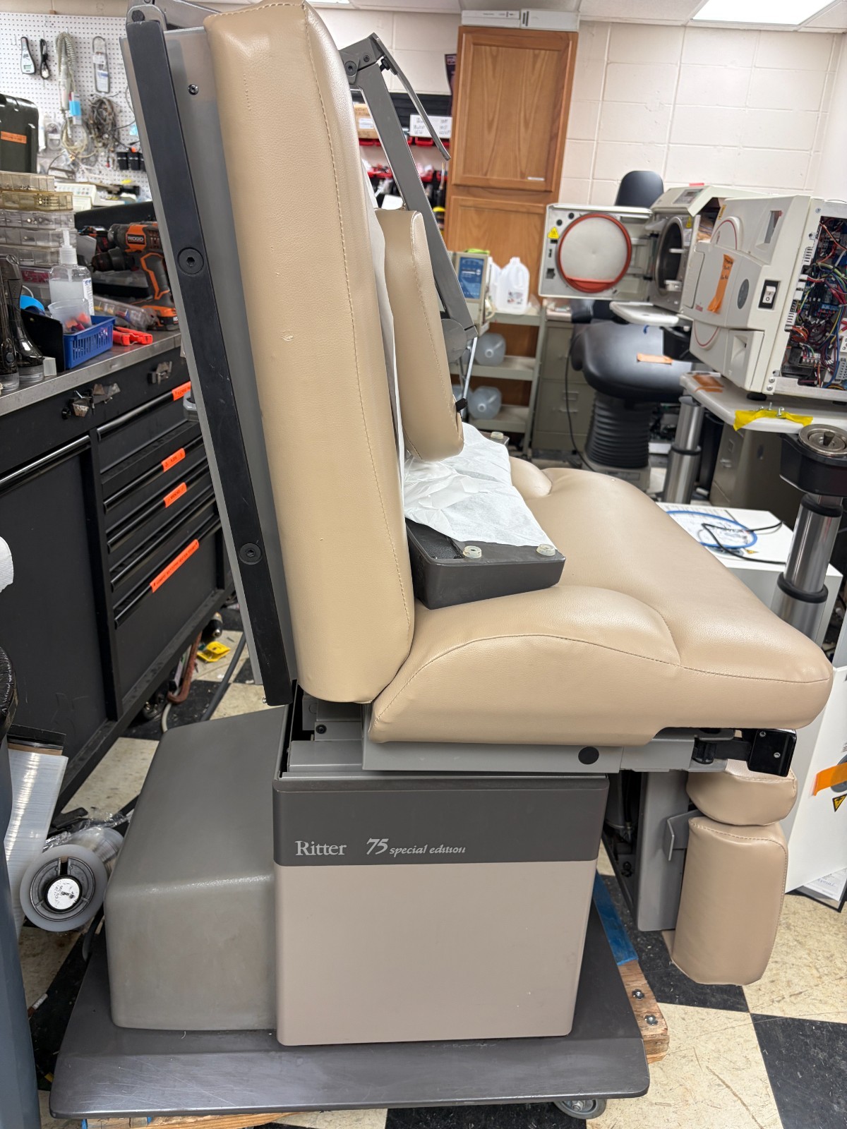 Ritter 75 Special Edition Exam chair with foot control
