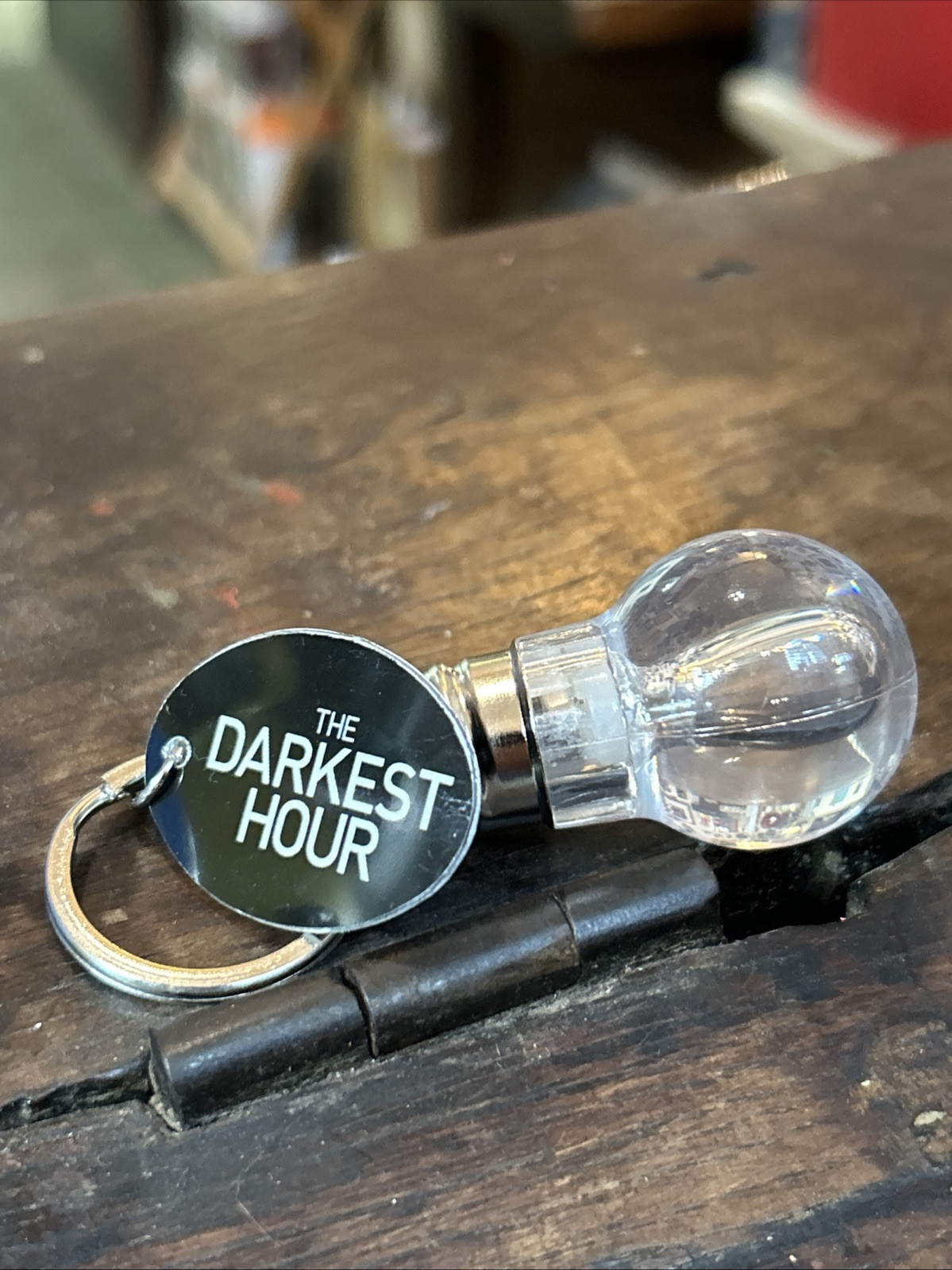 Darkest Hour movie 2011 San Diego Comic-Con SDCC lightbulb flashlight keychain