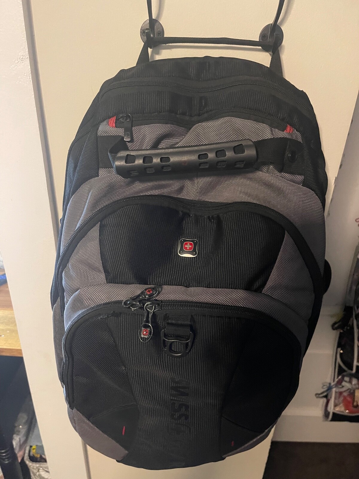 Swiss Gear Backpack Padded 3 Lg Double Zippered Pockets w/Hooks Sturdy Handle