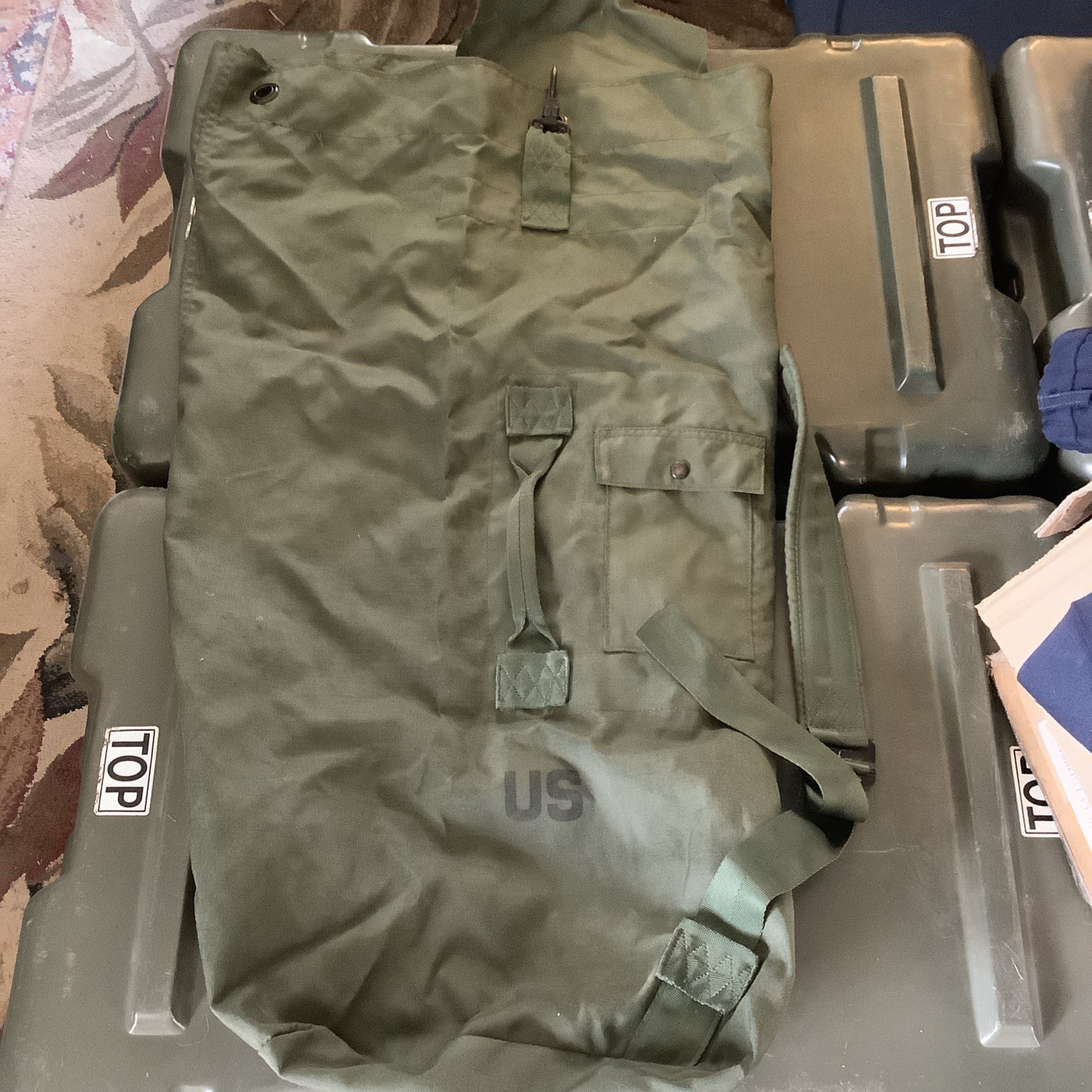 Free Ship!  US Military Army Duffle Duffel Bag, OD Green, Nylon, Top Load..