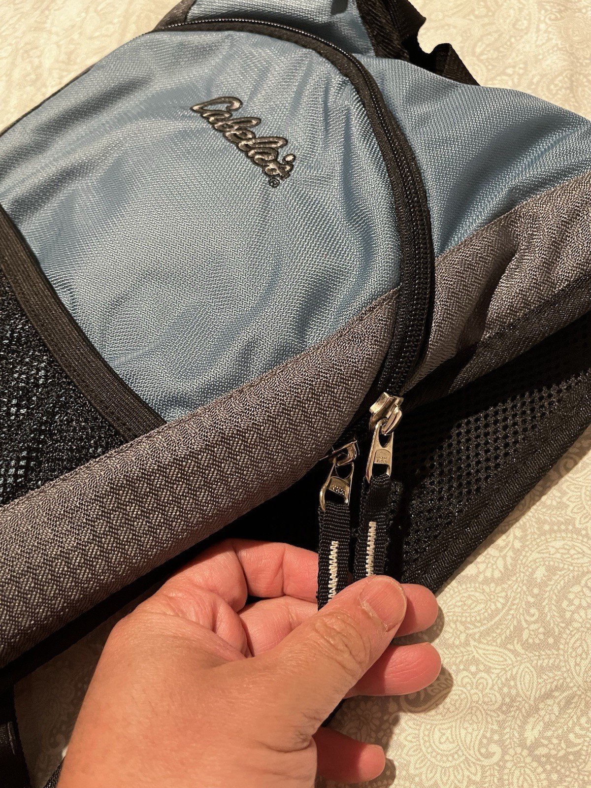 Cabela’s Hydration Backpack w Water Bladder Blue Gray Hiking Running Cycling