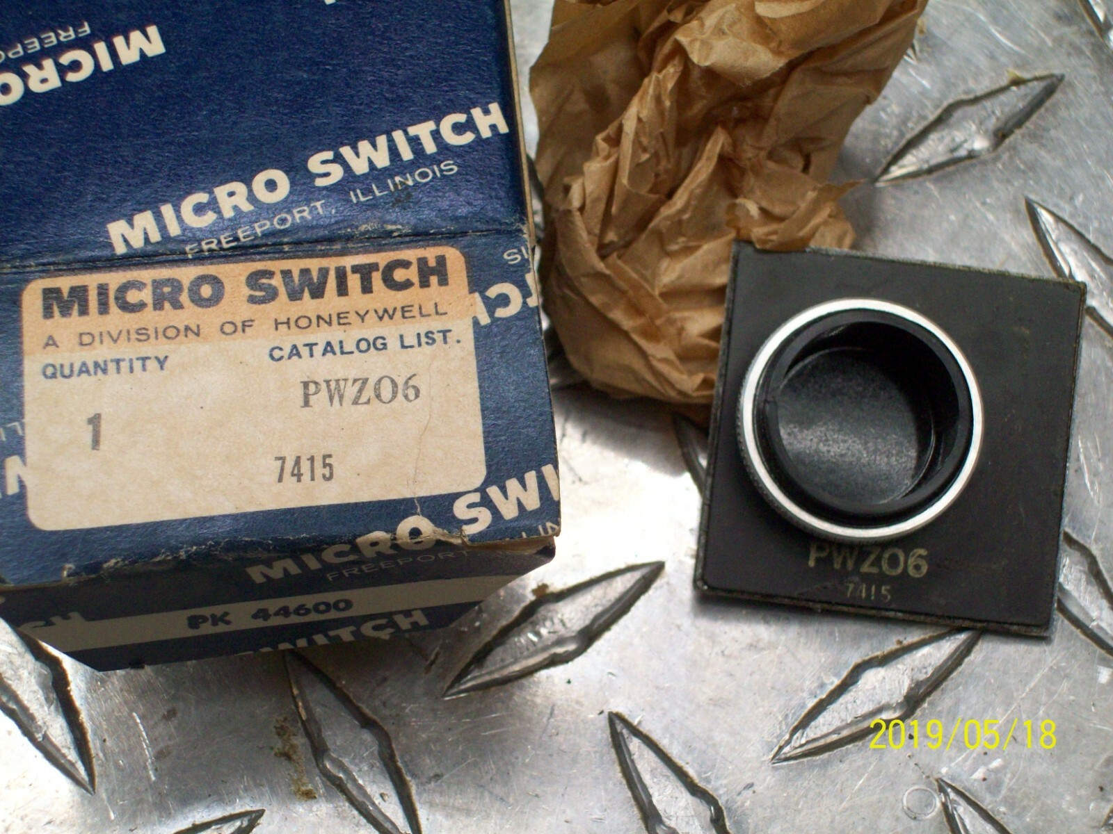 NEW Micro Switch PWZ06