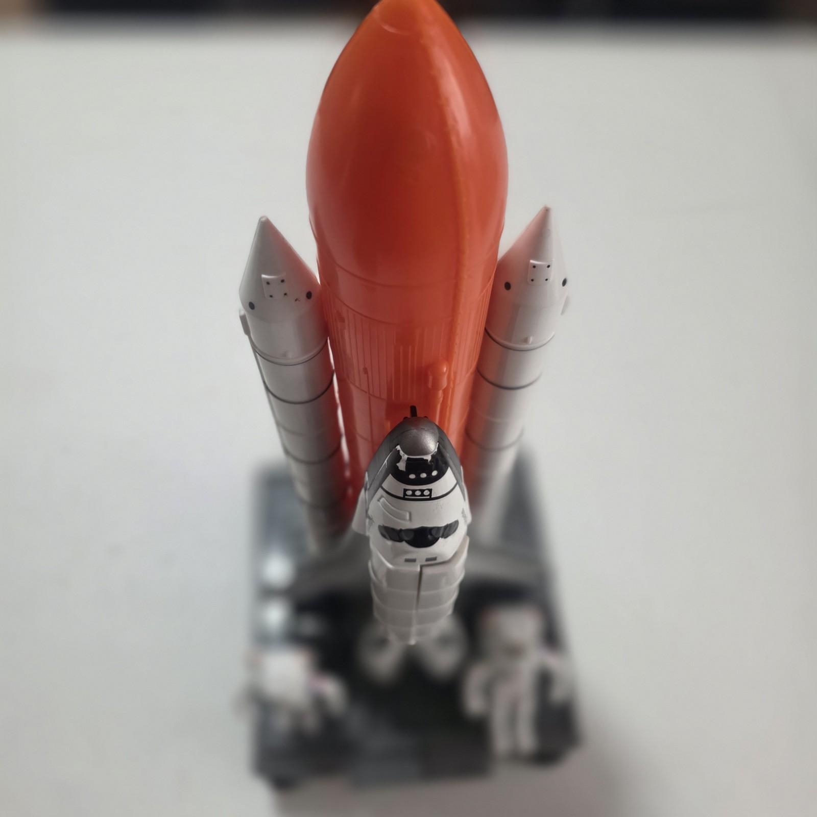 NASA Space Shuttle Model Rocket Model Atlantis with space men