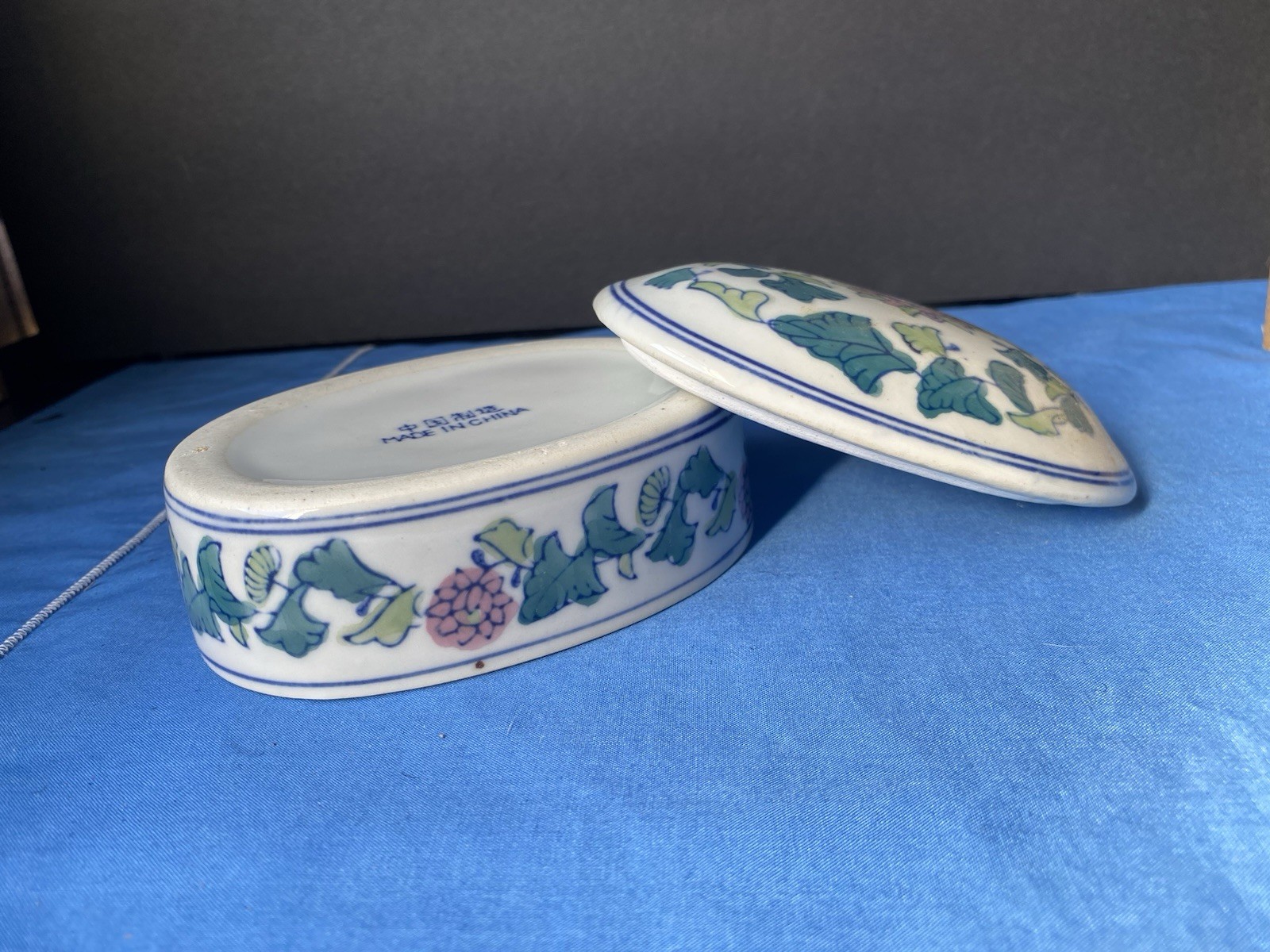 Old China porcelain trinket box