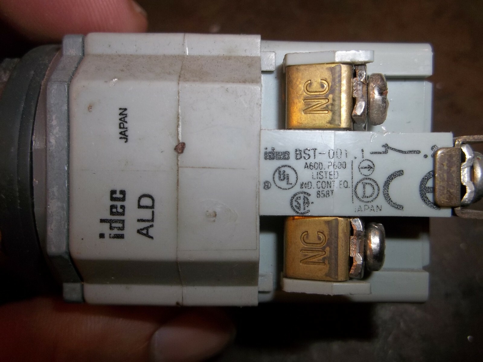 FRESH TAKEOUT IDEC BLUE PUSHBUTTON SWITCH BST-001.1 (144-2)