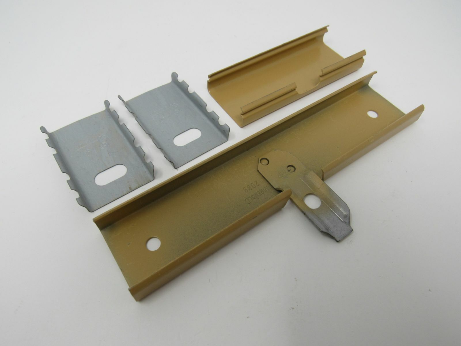 Wiremold Connector Side Reducing 2000 Raceway 7in x 2.5in x 2in 2089 Metal
