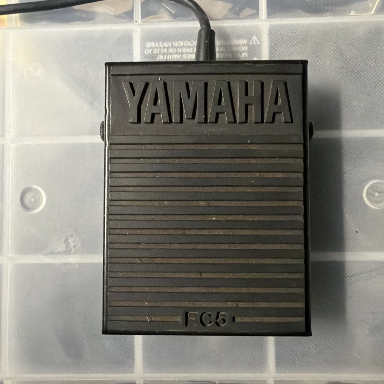 Yamaha FC5 Foot Switch Style Sustain Pedal Electric Keyboard Corded Foot Pedal