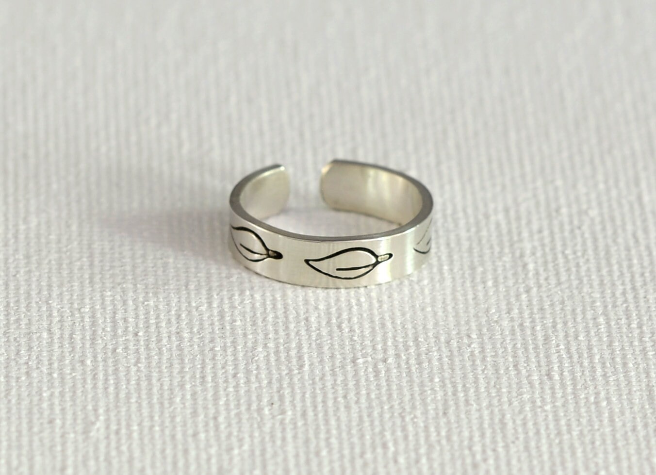 Silver leaf toe ring - small toe ring - adjustable sterling toe ring - silver