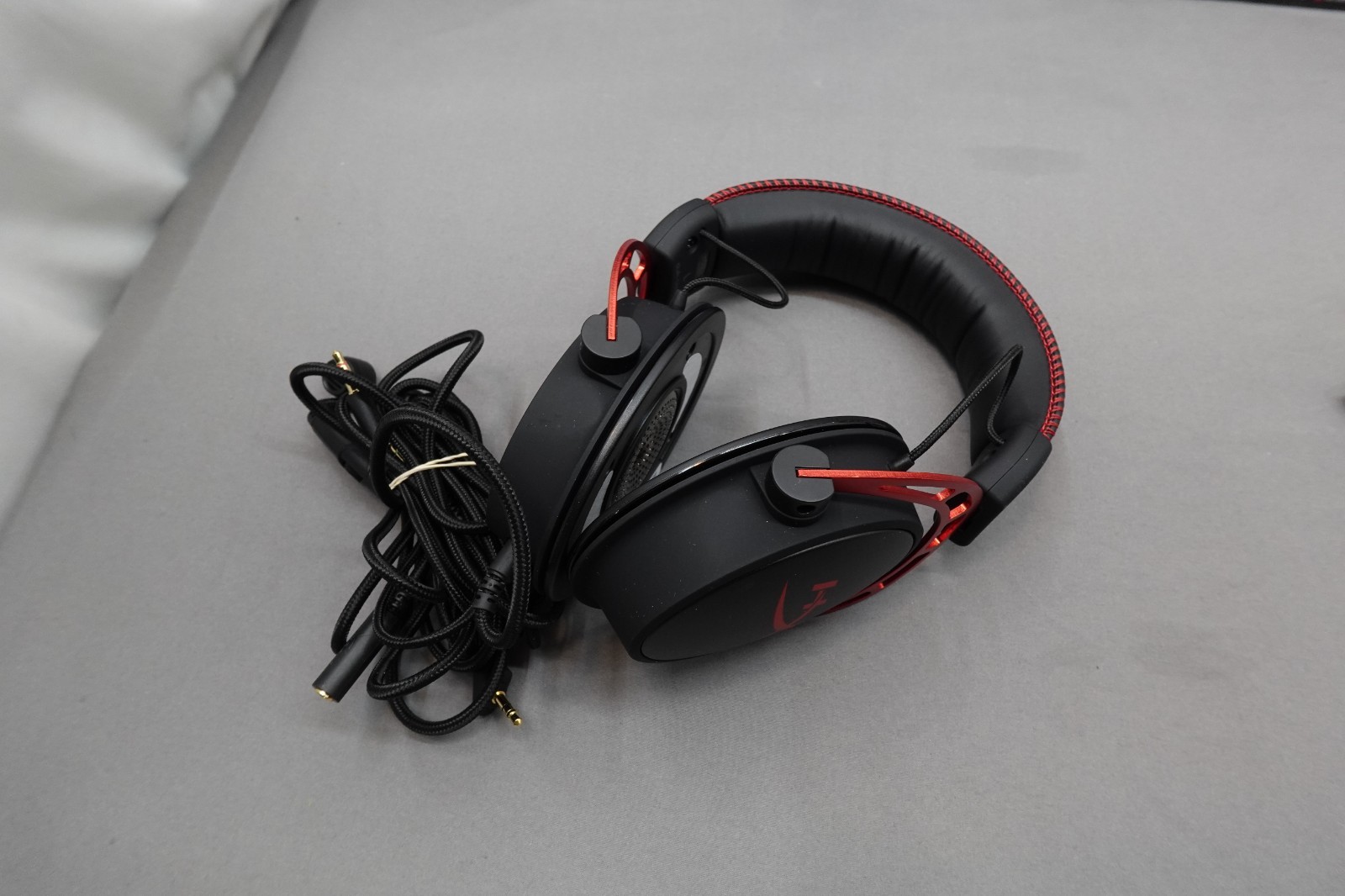 (4) HYPERX GAMING HEADSETS BUNDLE AS-IS ***NOT-WORKING*** FOR PART ONLY !!!