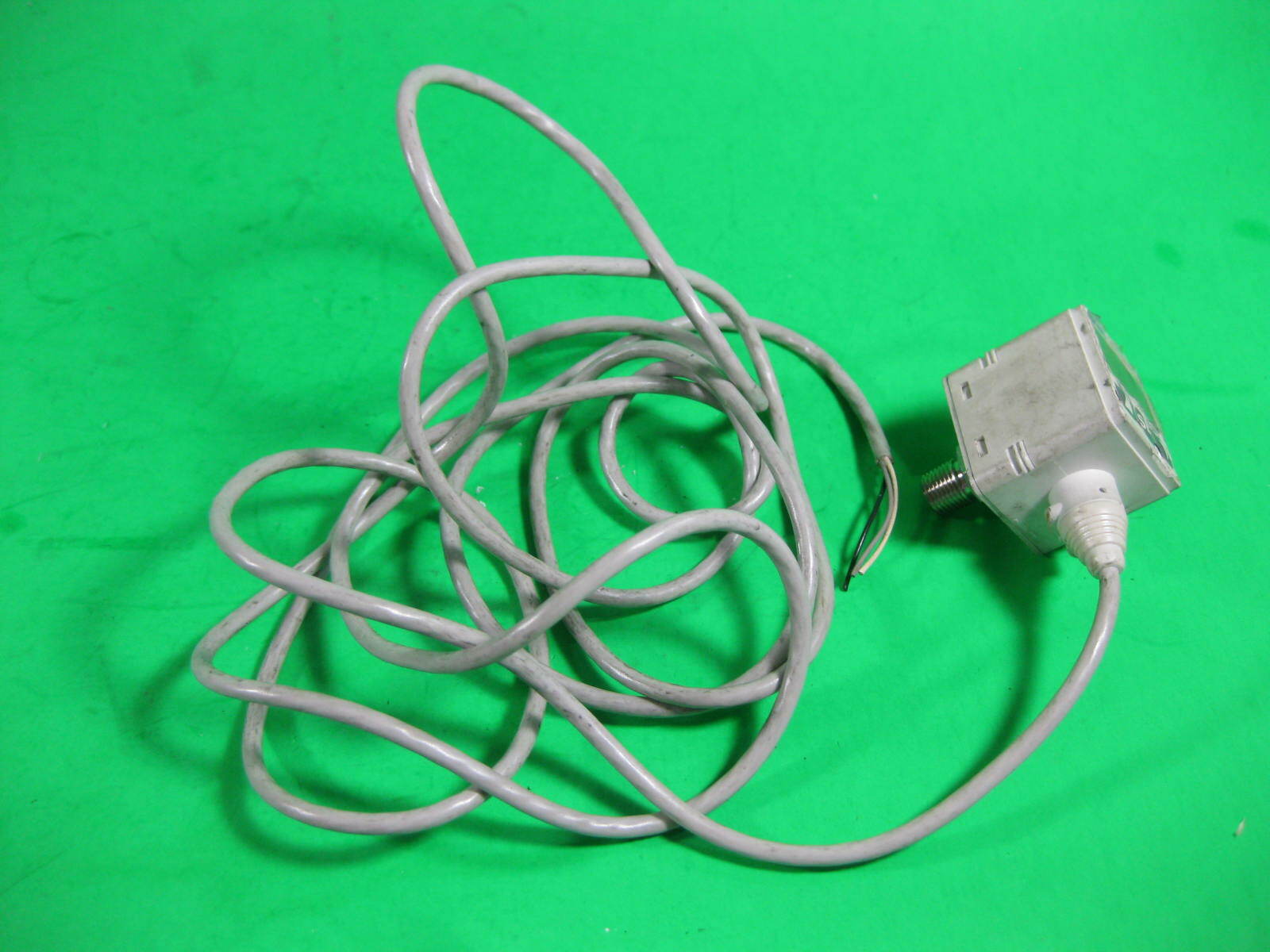 SMC Vacuum Switch -- ZSE40-01-22L -- Used