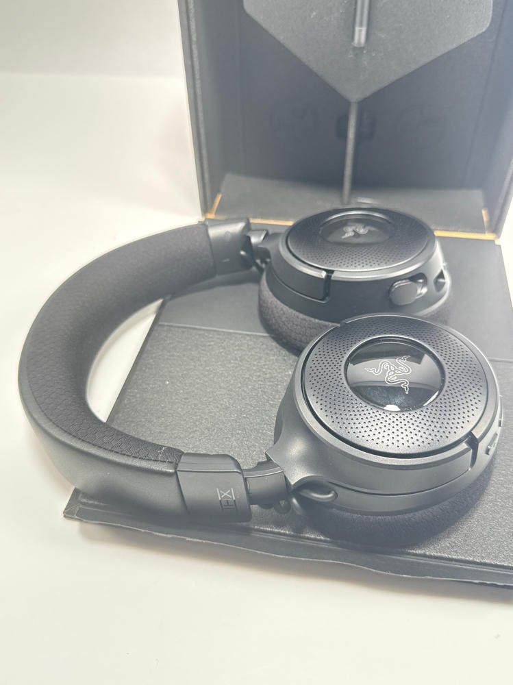Razer Kraken V4 Wireless Gaming Headset Bluetooth RGB for PC PS5