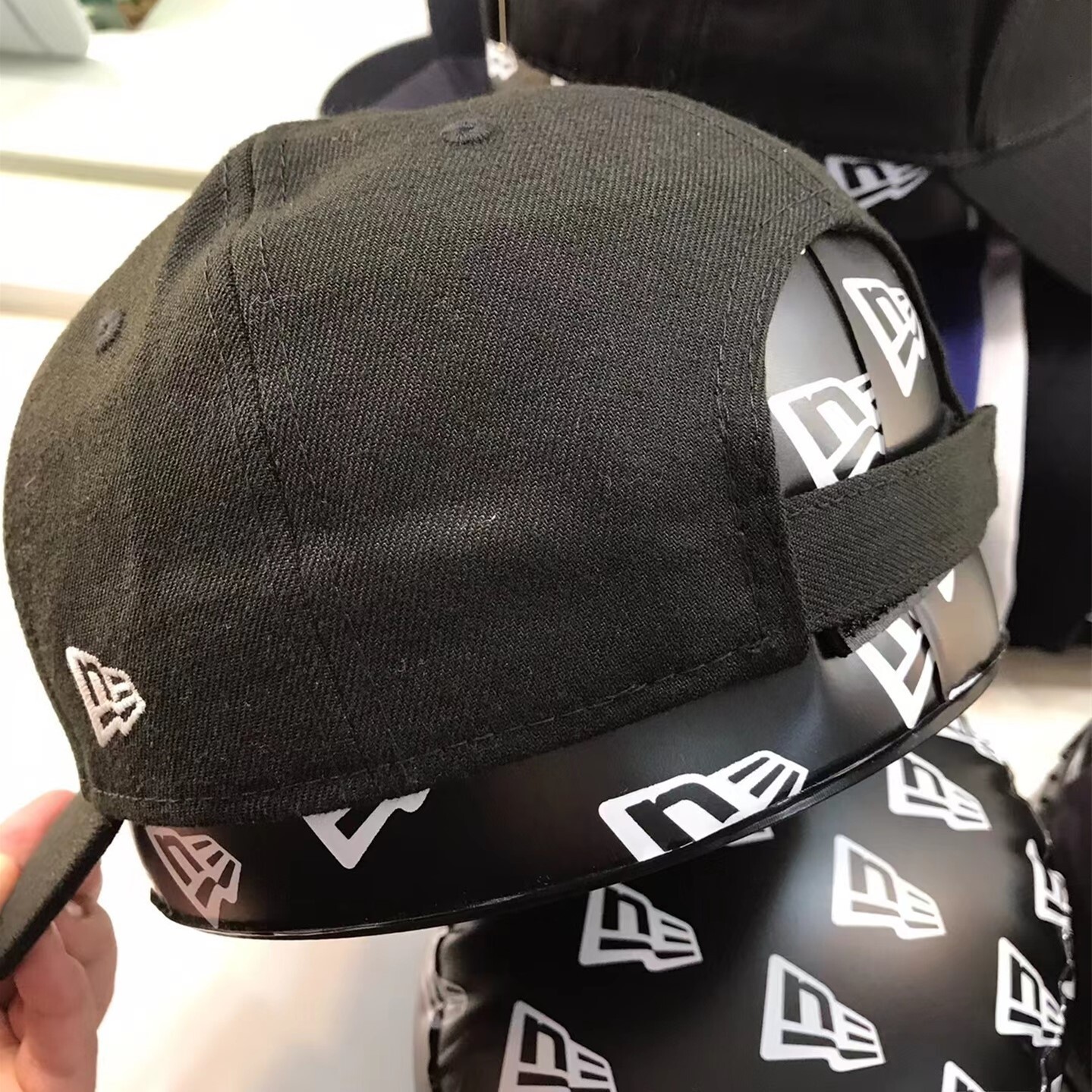 New Era Inflatable Headform Hat Stand Cap Display Holders Prevent Squeeze