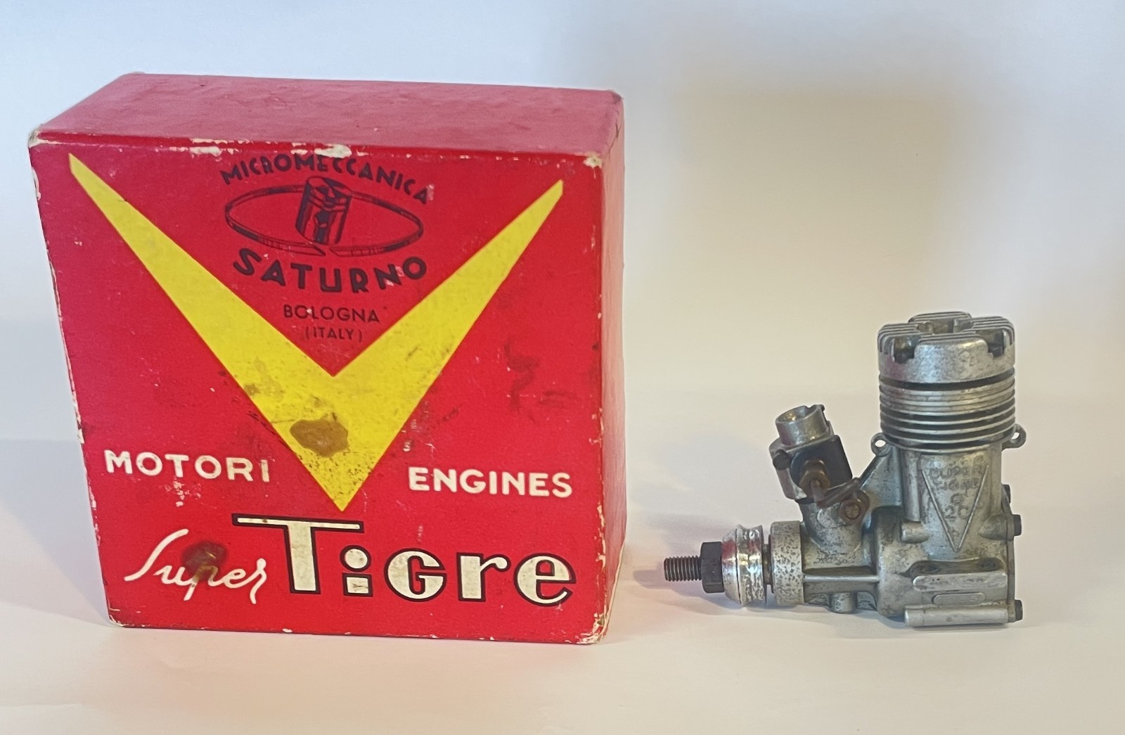 Vintage 1965 Super Tigre G20 .23 RC model airplane engine, Made in Italy