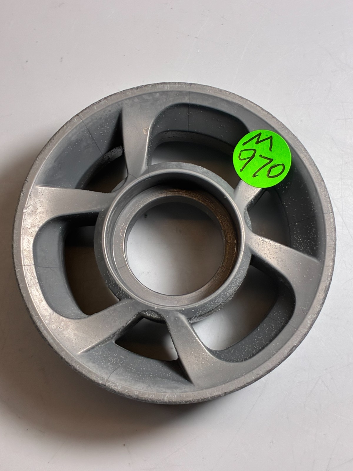 Zodiac MX8/MX6 R0526000 Cleaner WHEEL FOR TRACK Genuine Lightly Used No Cracks