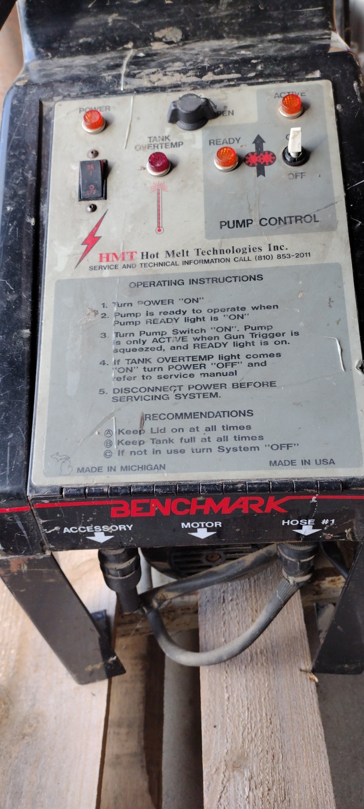 Benchmark Hot Technologies Glue Pot And Gun Used Needs Work Powers Up.