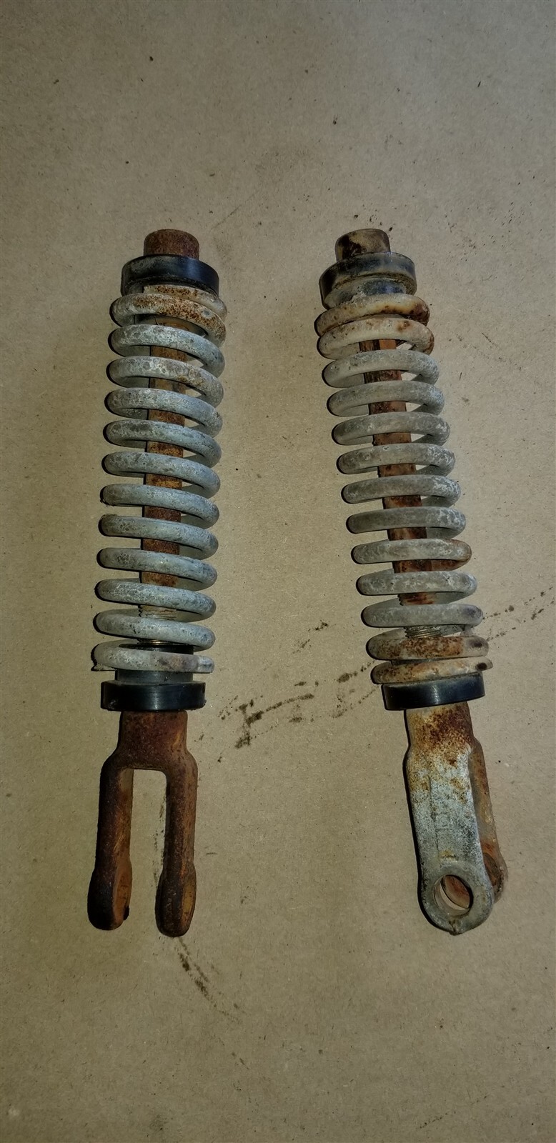 Bobcat G series cab lap bar springs, yokes 6701535, 6713589, 6713887, 6710659