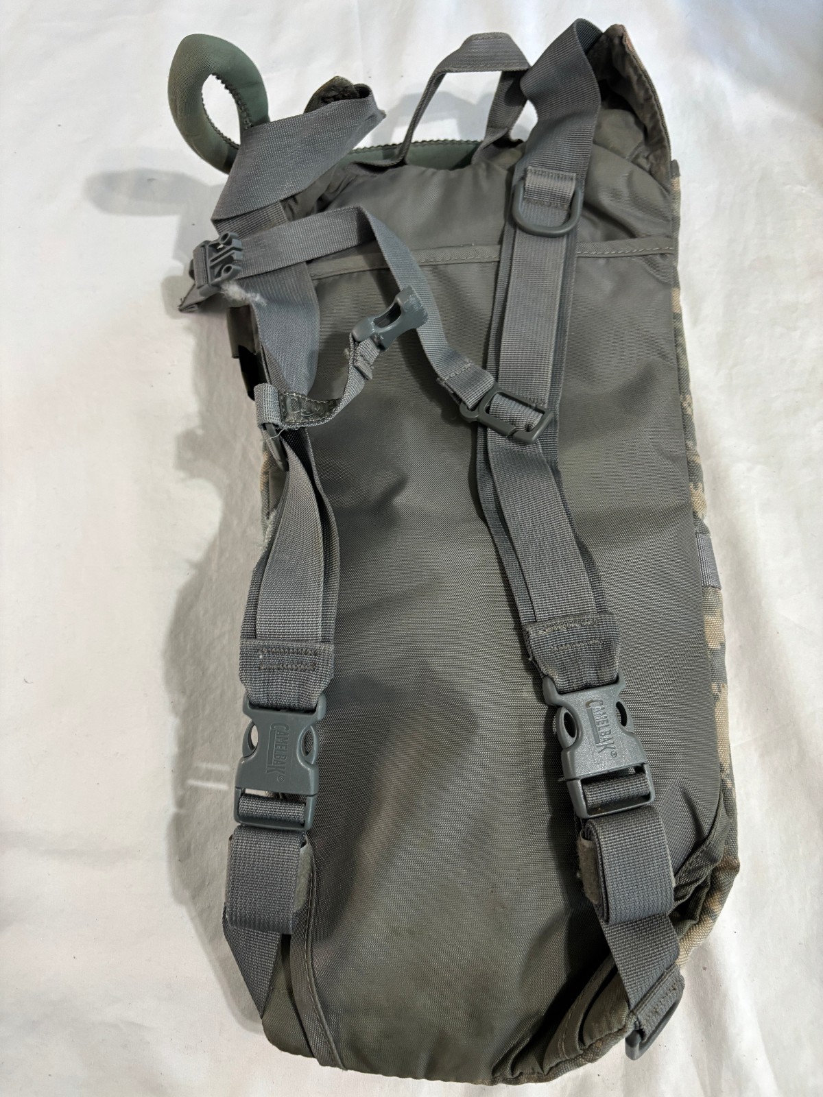 CamelBak Maximum Gear Hydration Backpack ACU Digital Camo w/ Bladder Military
