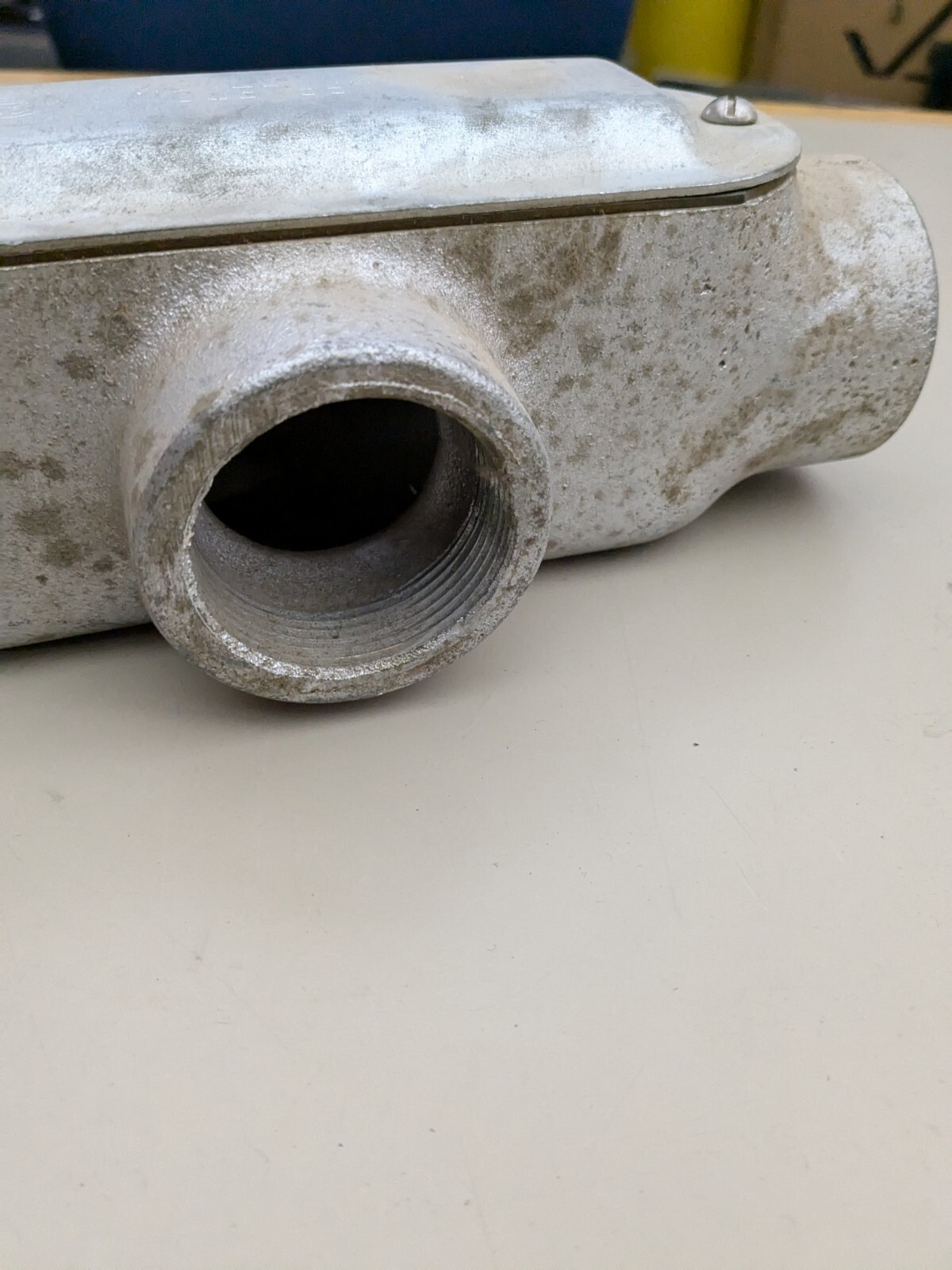 APPLETON 1.25" MALL IRON FORM 35 UNILETS CONDUIT T125-M NOS 1-1/4" Tee LB Cover