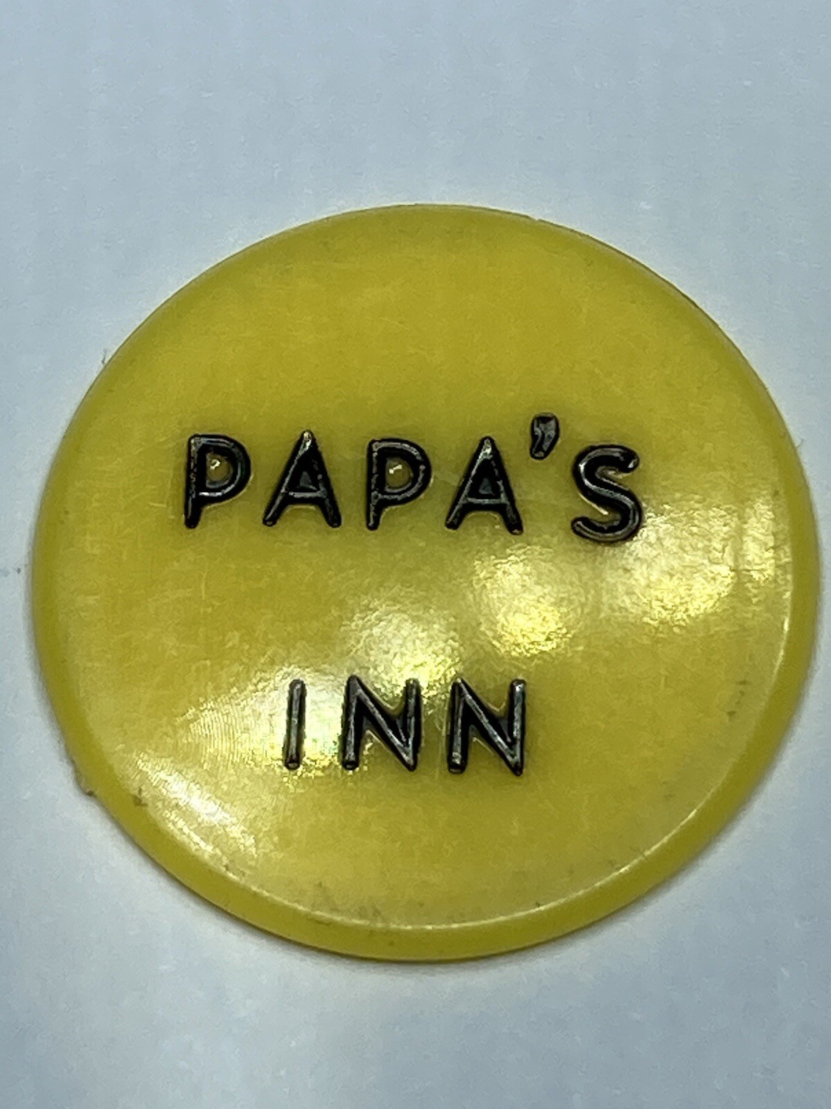 RARE PAPA'S INN - SHOT DRINK TOKEN - PLASTIC LOOK!