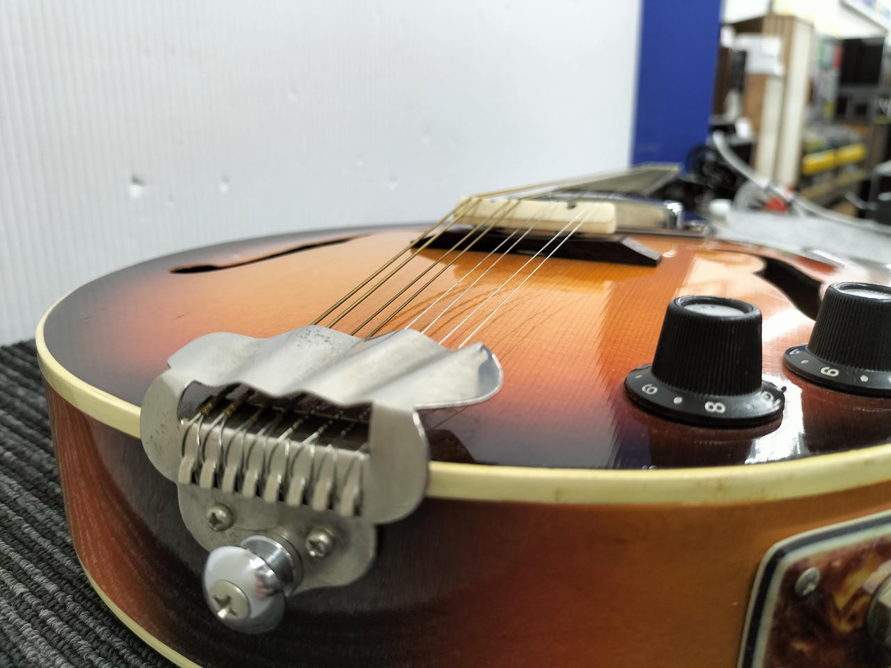 ZEN-ON SUWANEENA Electric Mandolin