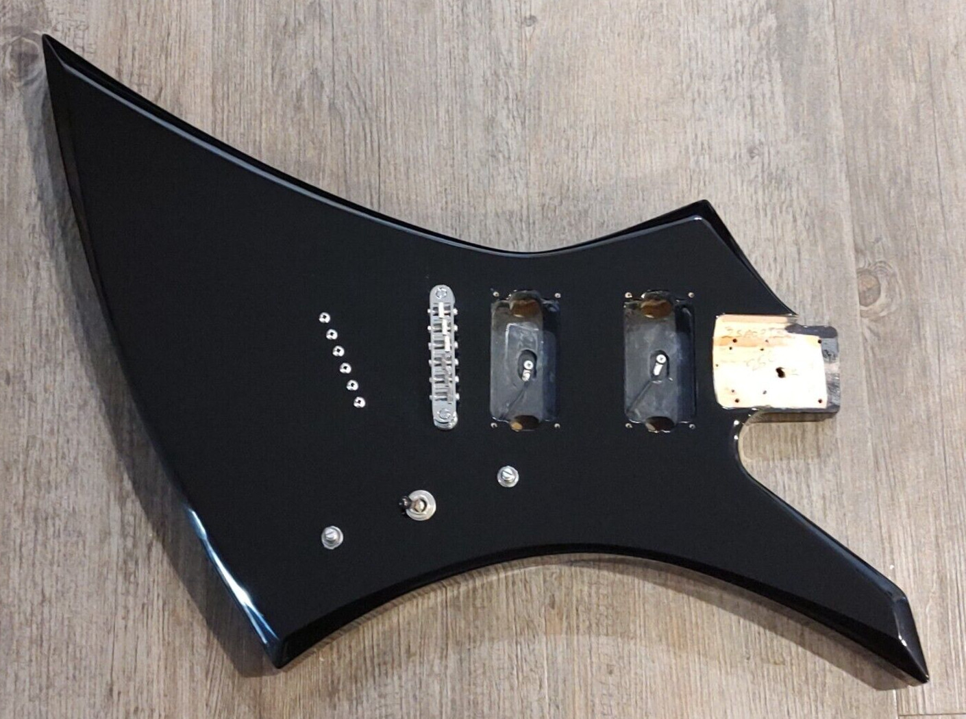 JACKSON JS30KE KELLY GUITAR BODY - NEW OLD STOCK OFF THE WALL