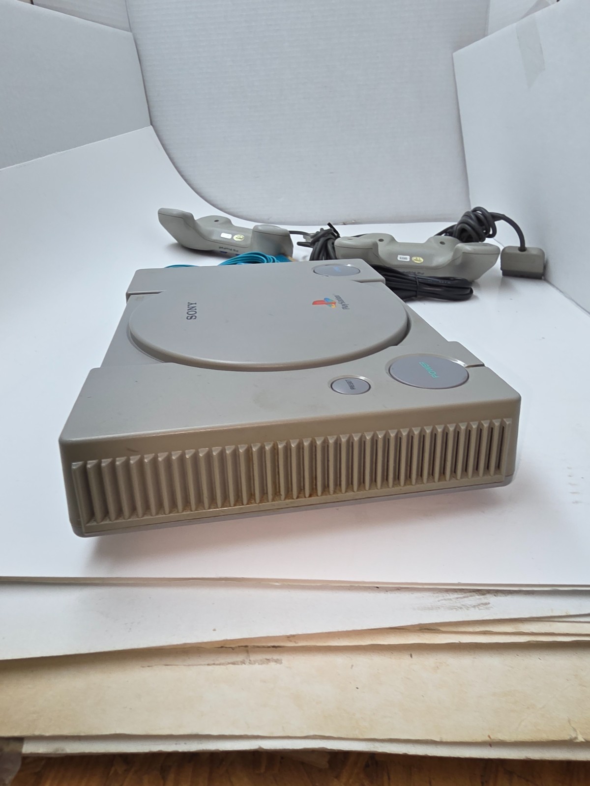 WORKING SONY PLAYSTATION 1 SCPH 5501 CONSOLE W/2 CONTROLLERS COMPLETE #H9
