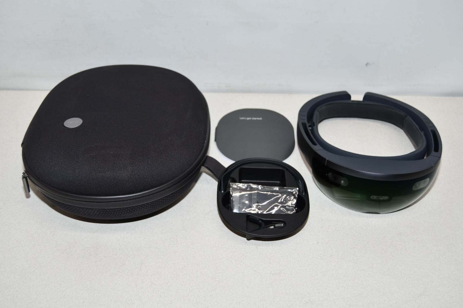 ^ Microsoft Hololens Generation 1 Virtual Headset Holo Lens #X8152