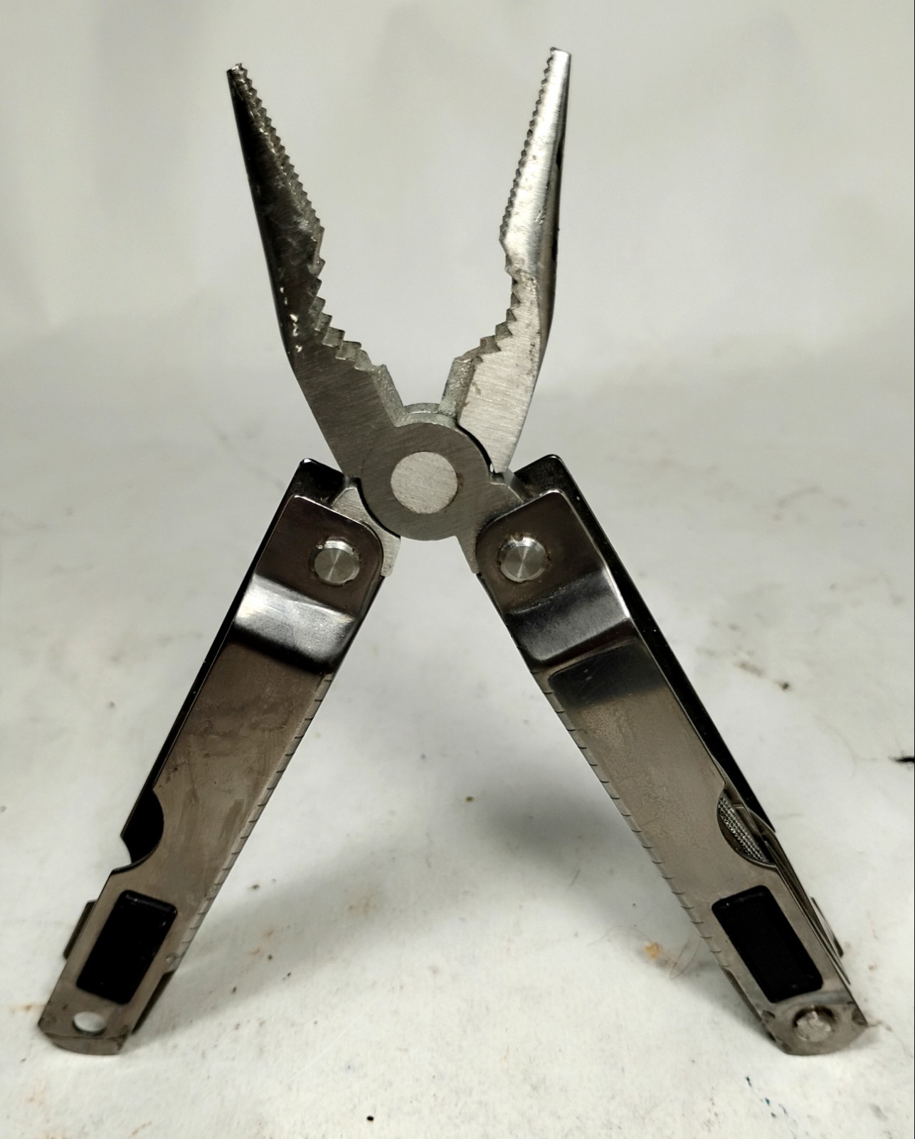Eddie Bauer Multi-Tool - Stainless - Lock Lever - Very Good Condition