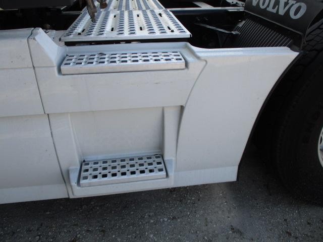For 2014 VOLVO VNL SIDE FAIRING Left ,  FL