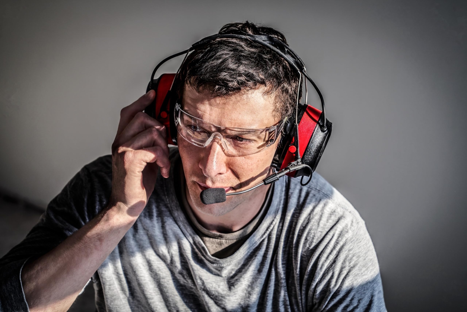 3M Pro-Comms Electronic Hearing Protector Wireless Earmuffs With Bluetooth