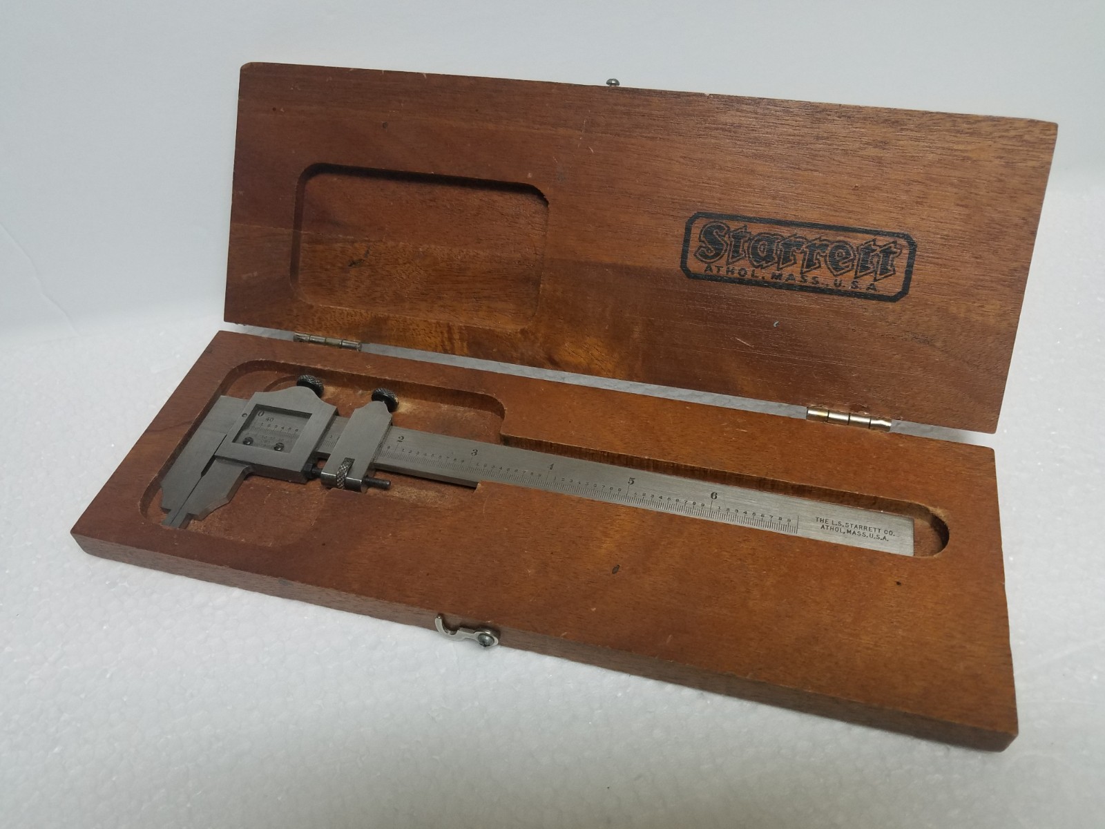 #930 VINTAGE STARRETT CALIPERS No.122 6 INCH & WOOD CASE made in USA
