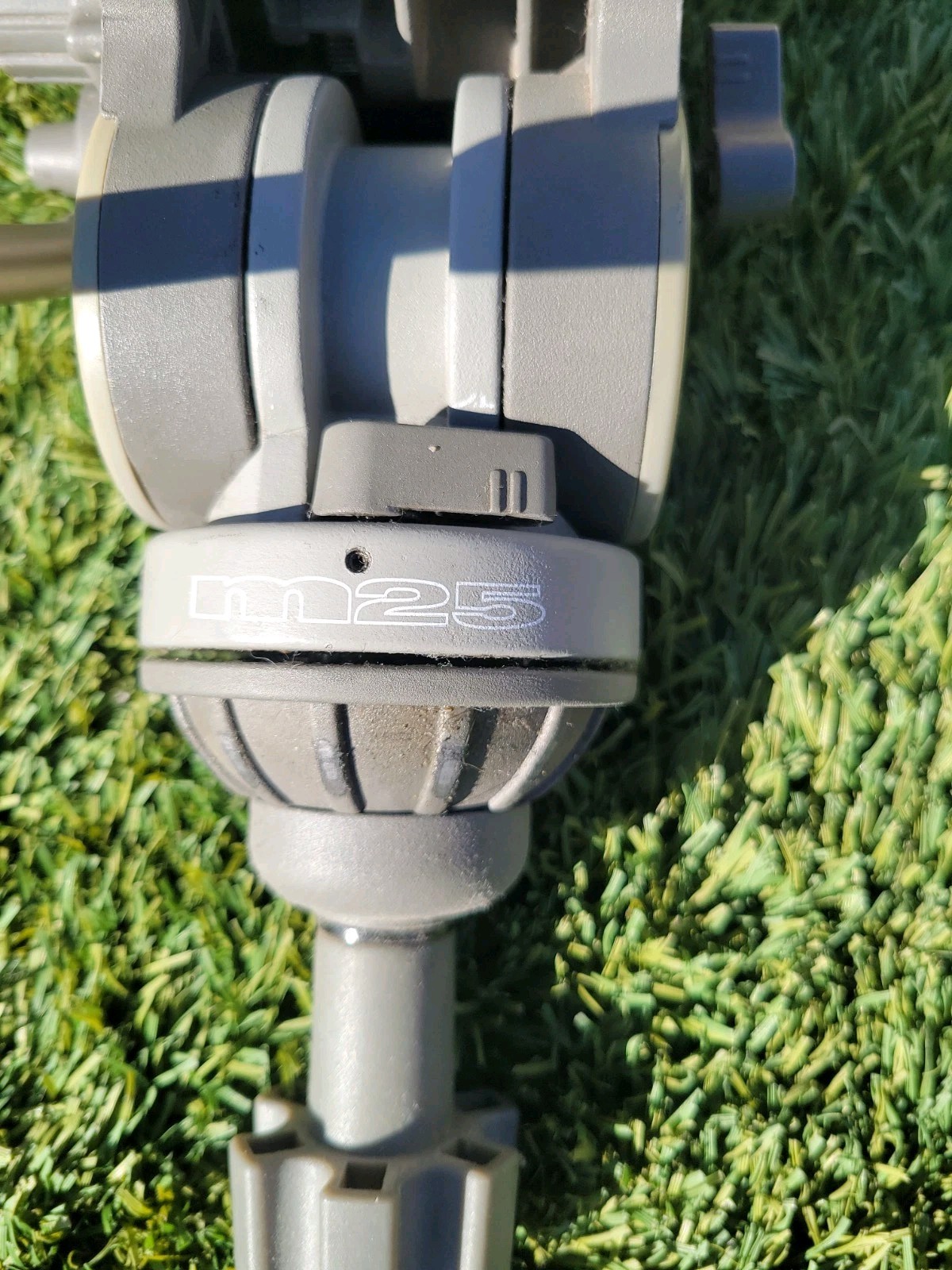 Matthews Studio Equipment M25 Tripod Head Good Working Condition Photography