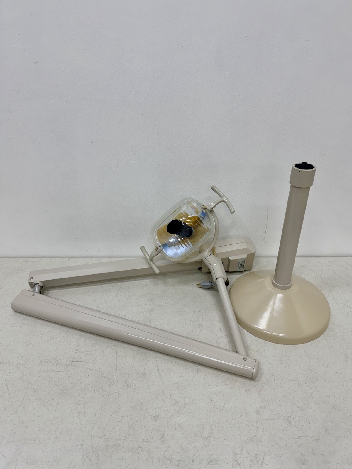 Adec 6300 Ceiling-Mount Dental Patient Exam Light