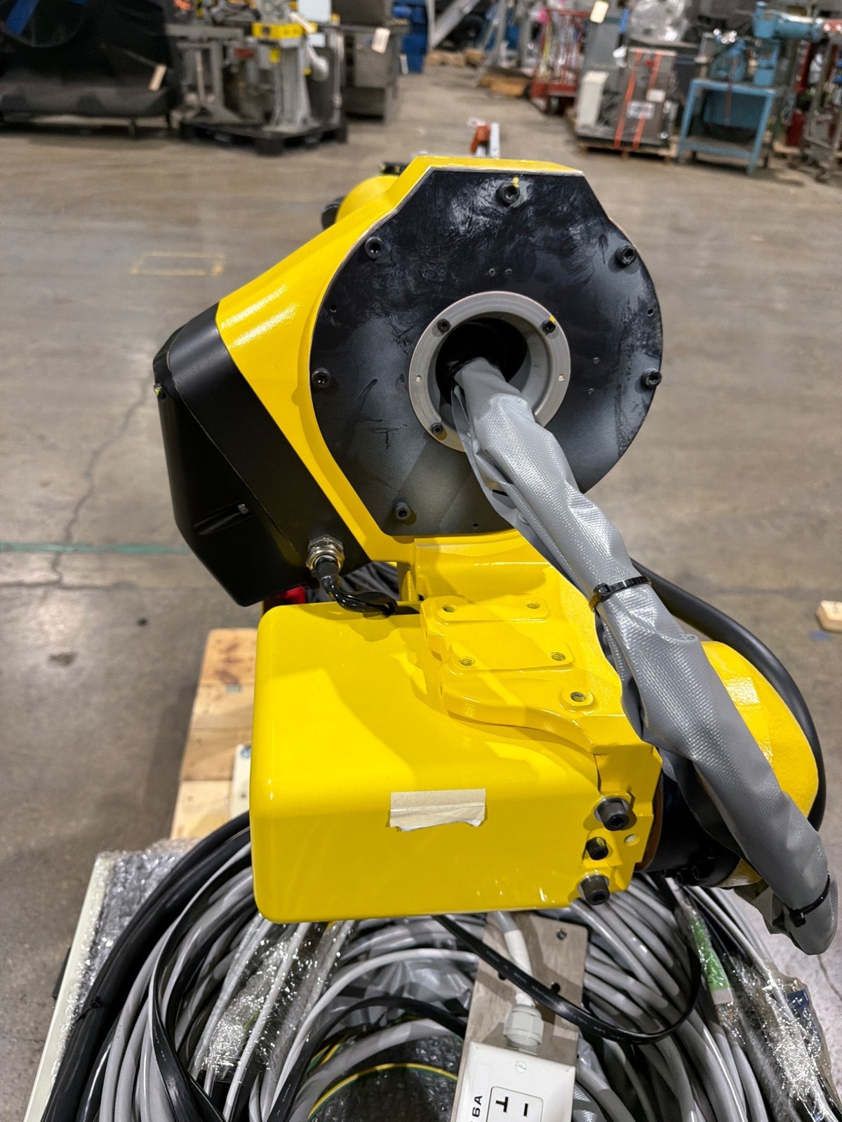 FANUC M‑10iD/10L Complete with R‑30iB Plus Controller USED