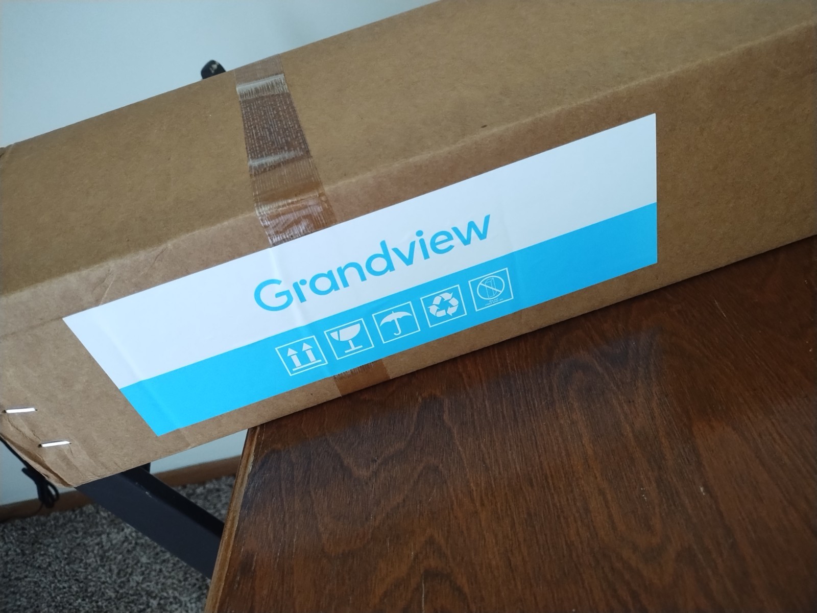 Grandview PT-B50WM4AB U-Work 50" Table-Top Projection Screen-4:3 Black Case